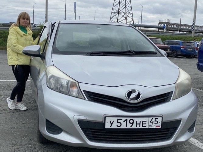 TOYOTA VITZ 2011 год, аукцион 4 балла